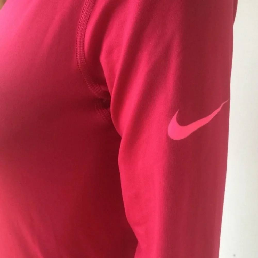 Nike Women’s Dri Fit Top Small